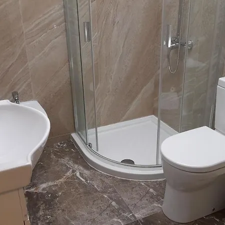 4-zimmer Luxusapartment Direkt Am Strand, Mit Seitenmeerblick, Apartmenthaus 
