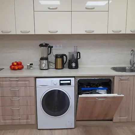 4-zimmer Luxusapartment Direkt Am Strand, Mit Seitenmeerblick, Apartmenthaus 