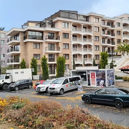 4-zimmer Luxusapartment Direkt Am Strand, Mit Seitenmeerblick, Apartmenthaus 