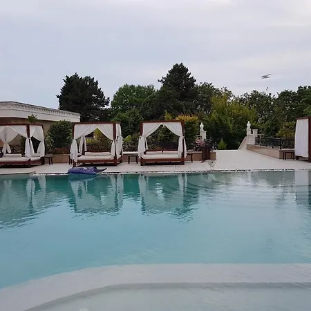 4-zimmer Luxusapartment Direkt Am Strand, Mit Seitenmeerblick, Apartmenthaus 