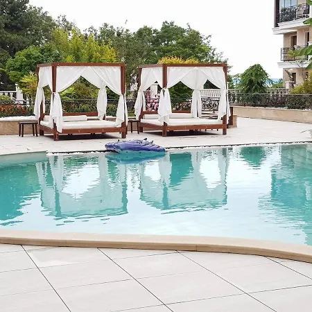 Aparthotel 4-zimmer Luxusapartment Direkt Am Strand, Mit Seitenmeerblick, Apartmenthaus 