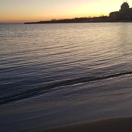 4-zimmer Luxusapartment Direkt Am Strand, Mit Seitenmeerblick, Apartmenthaus 