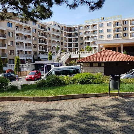 4-zimmer Luxusapartment Direkt Am Strand, Mit Seitenmeerblick, Apartmenthaus 