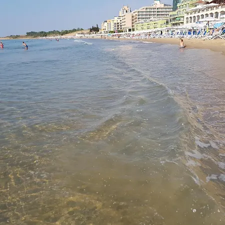 4-zimmer Luxusapartment Direkt Am Strand, Mit Seitenmeerblick, Apartmenthaus 